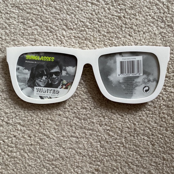 Picture frames - Picture 3 of 5